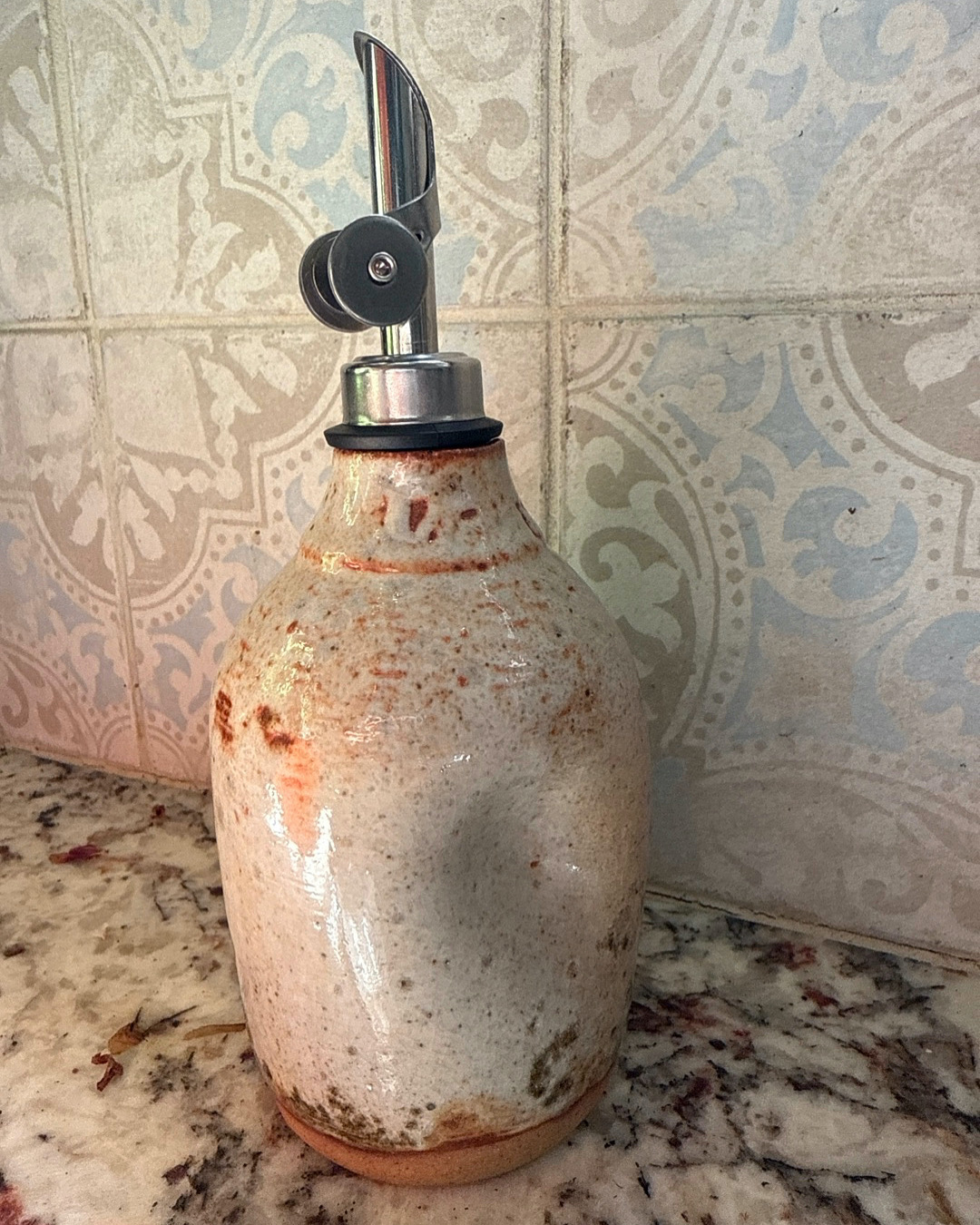 Oil bottle